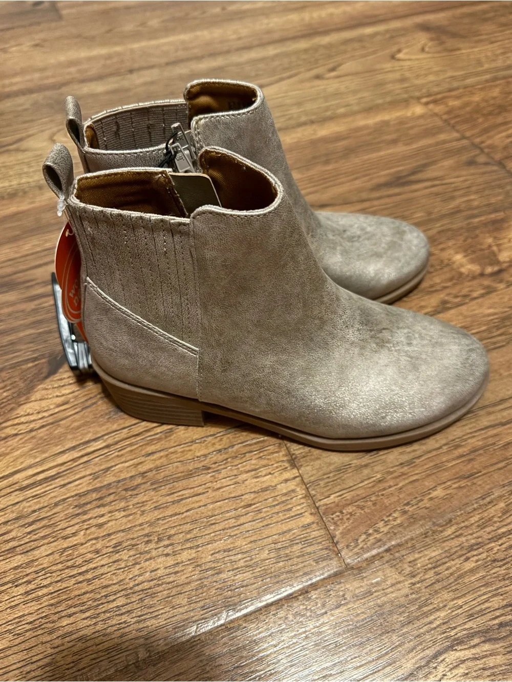 Girls size 7 Wonder Nation NEW Taupe Suede Chelsea Ankle Boots - Classic Style